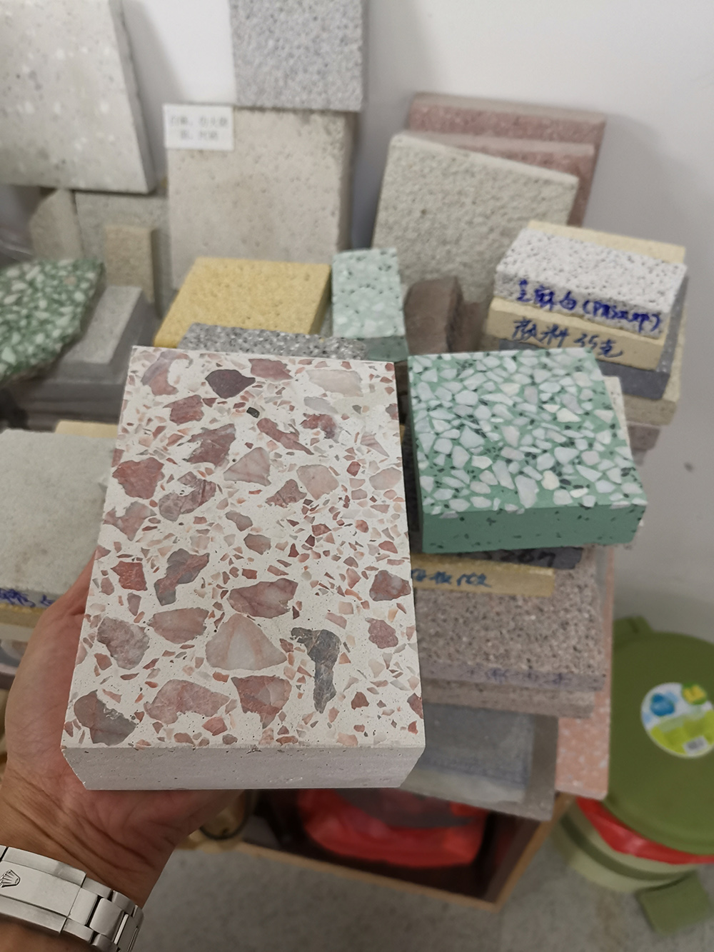 廣州天河透水磚找華堅(jiān)水泥_現(xiàn)貨供應(yīng)_品質(zhì)保障